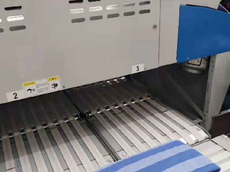 天柱巾类折叠机-01