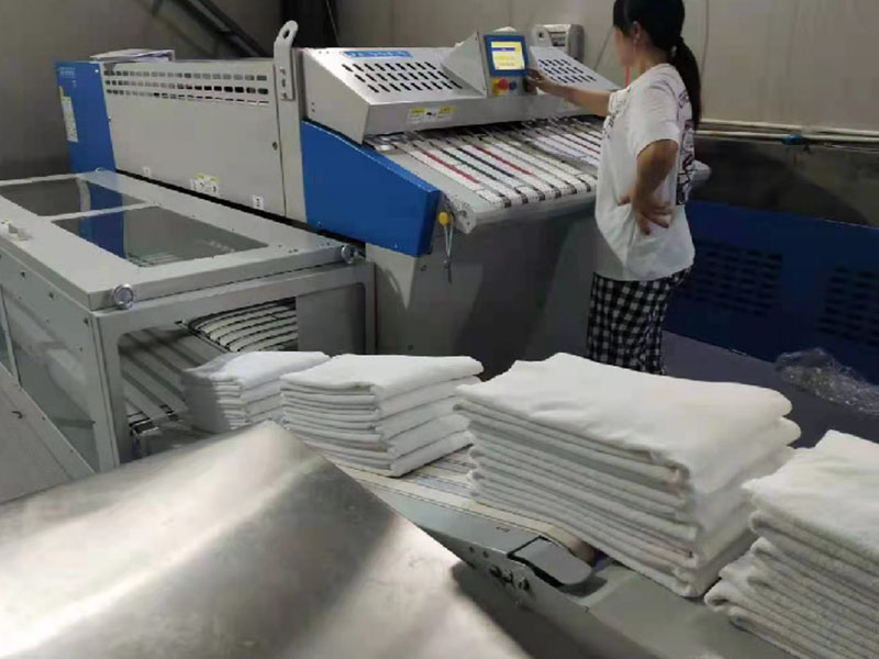 天柱巾类折叠机-02